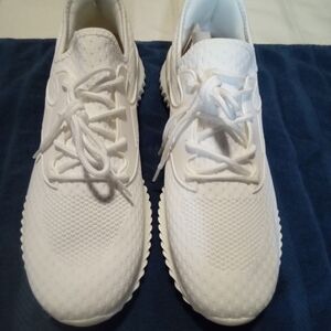 Men's Lightweight All-White Knit Sneakers Size 11.5 Mens